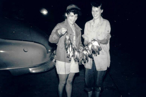 old-photo-of-women-with-fish.jpg